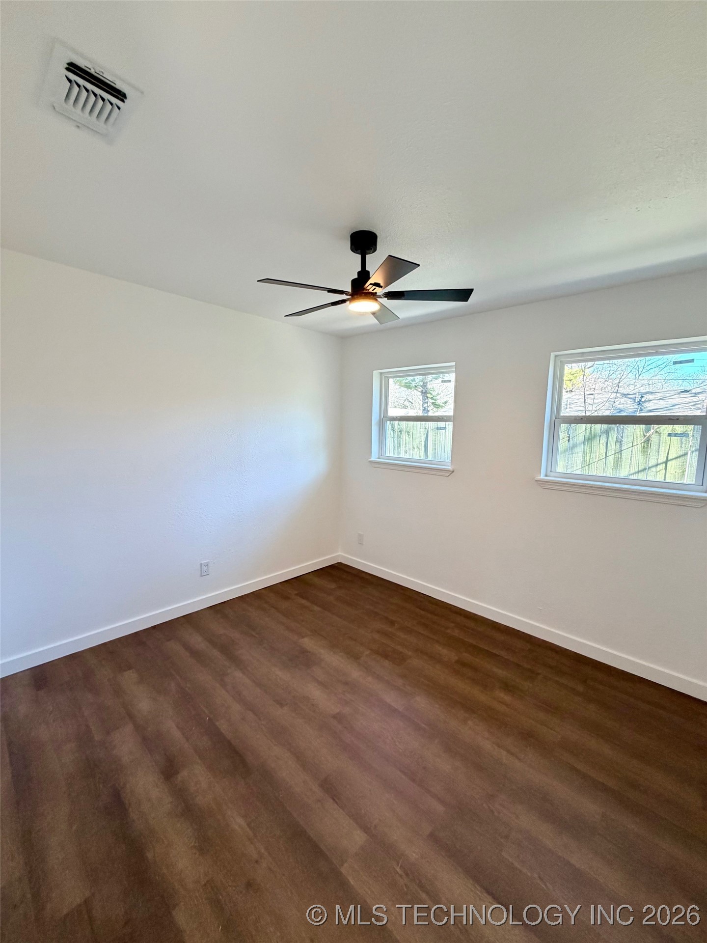 204 W 21st Street Property Photo 8