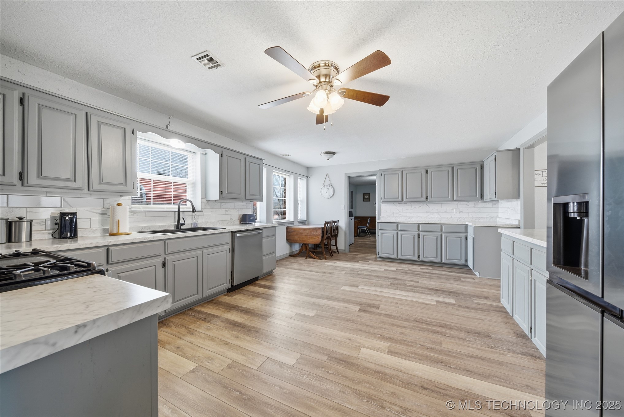 1200 S 54th Street Property Photo 15