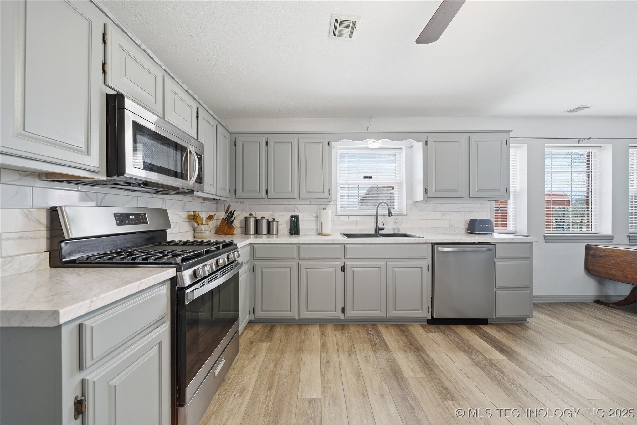 1200 S 54th Street Property Photo 16