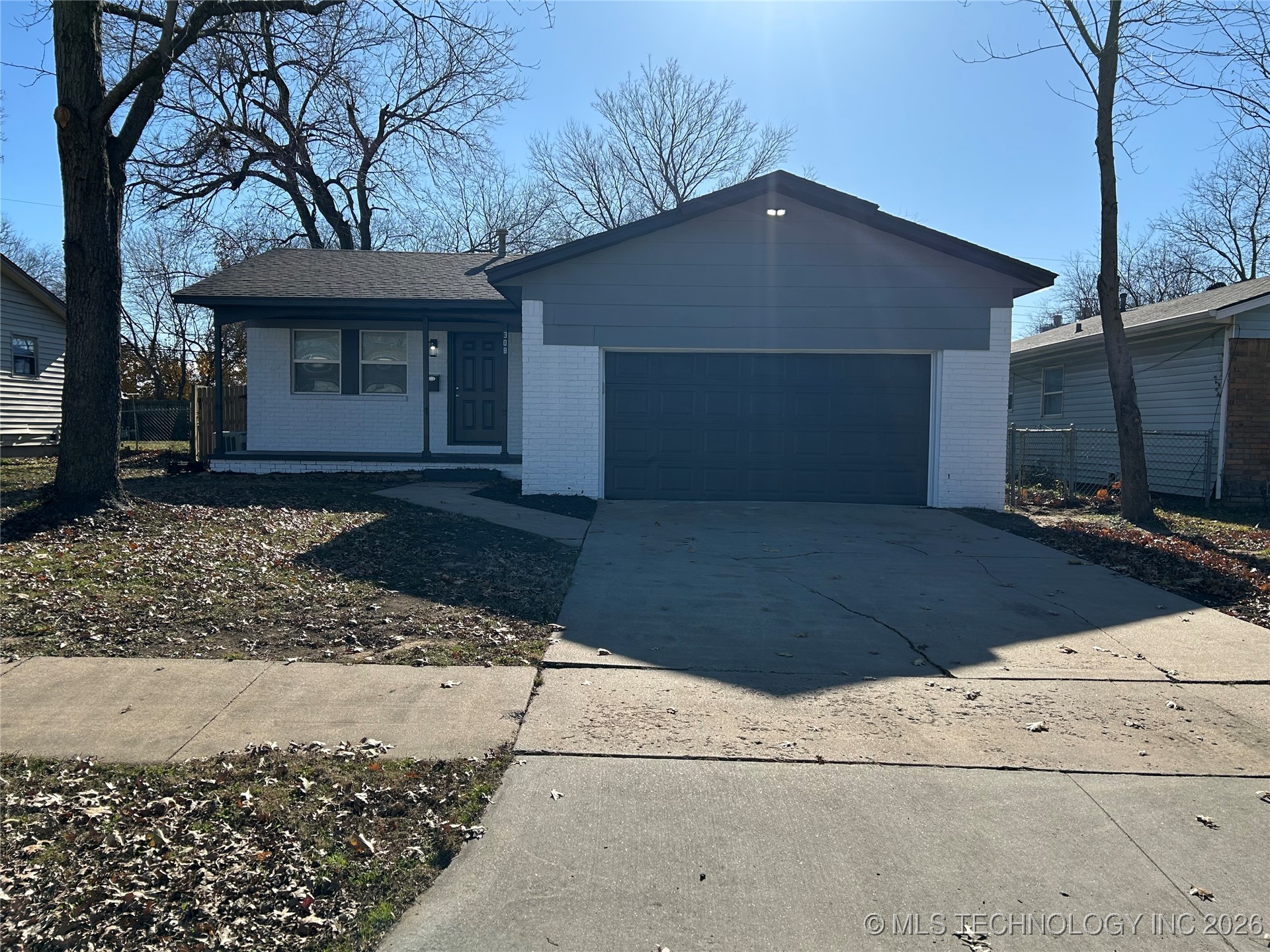 308 W 3rd Street Property Photo 3