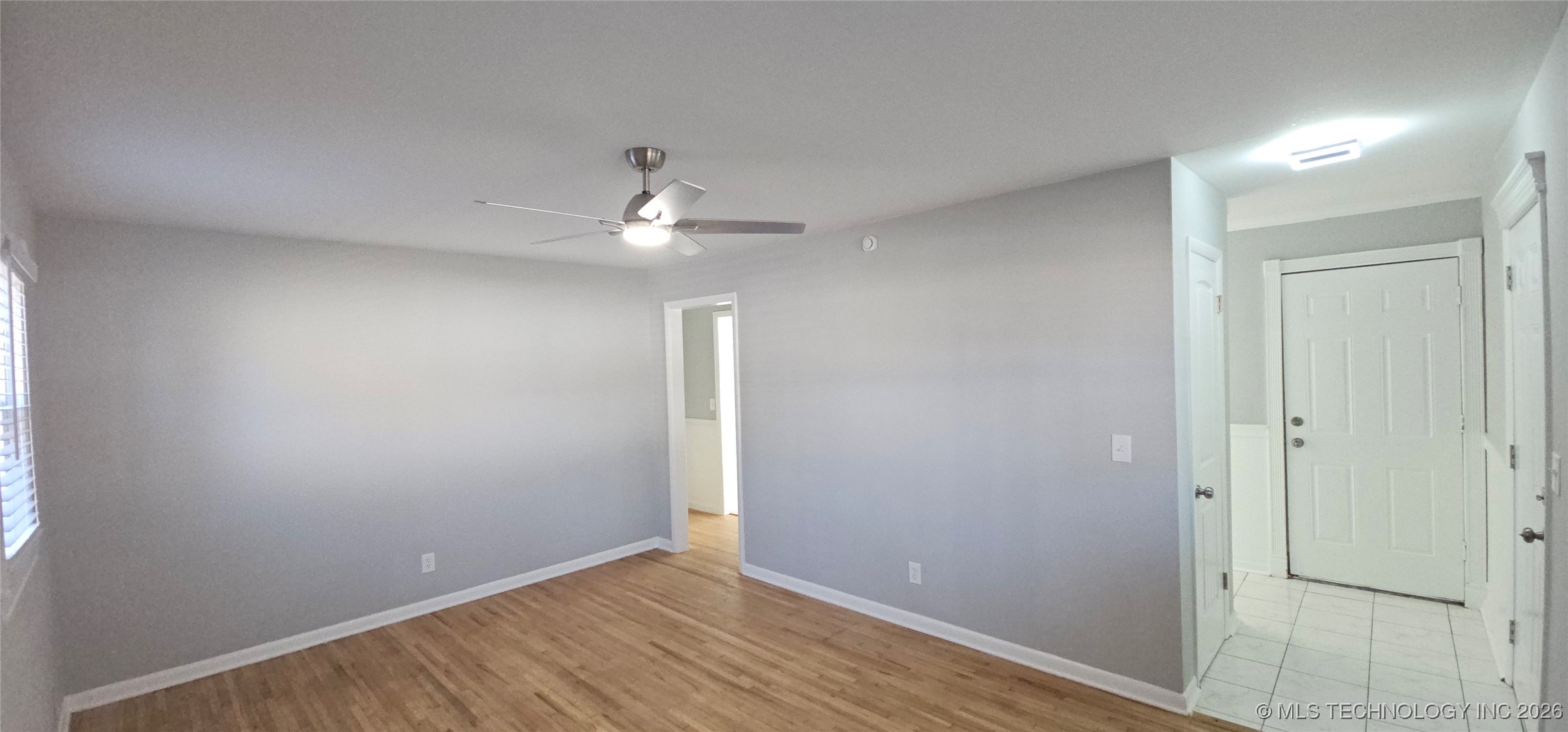 308 W 3rd Street Property Photo 6