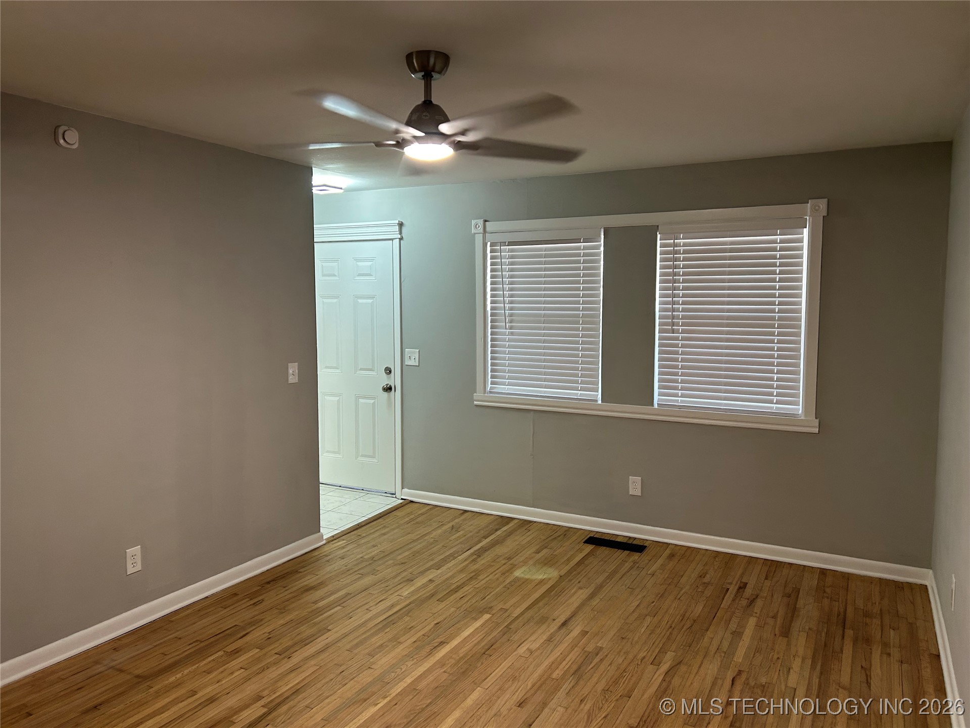 308 W 3rd Street Property Photo 7