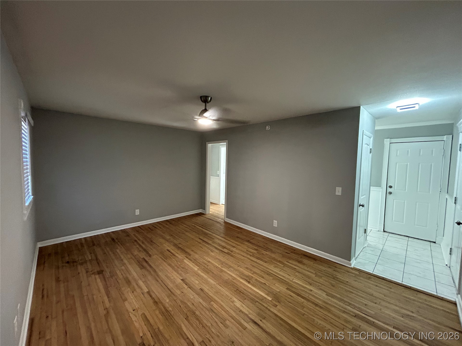 308 W 3rd Street Property Photo 8