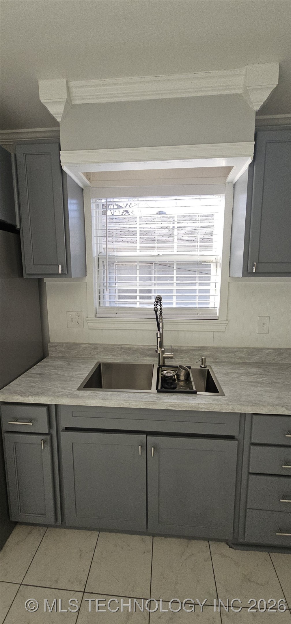 308 W 3rd Street Property Photo 16