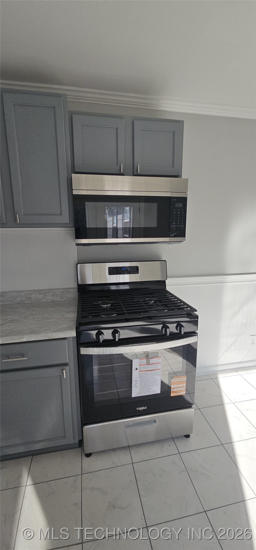 308 W 3rd Street Property Photo 17