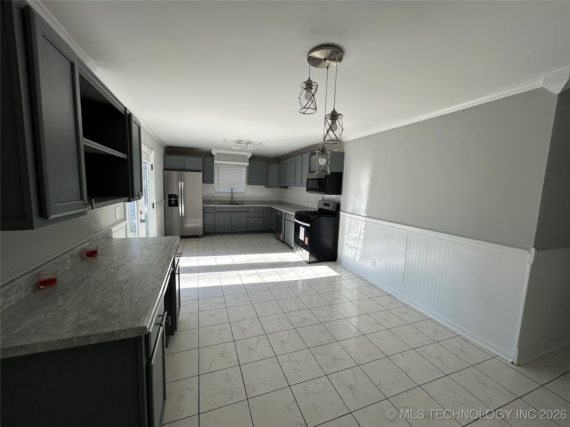 308 W 3rd Street Property Photo 23