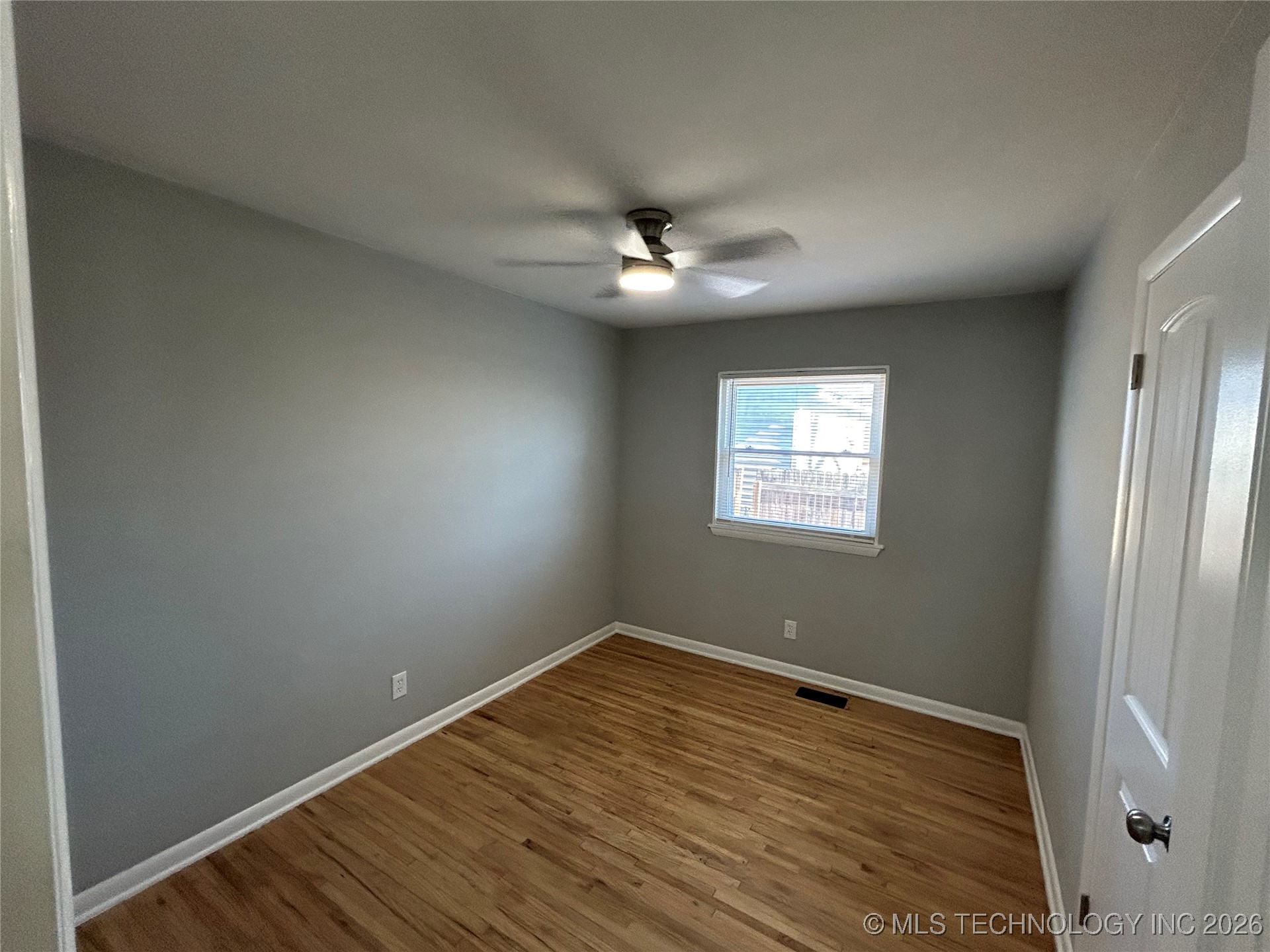 308 W 3rd Street Property Photo 27