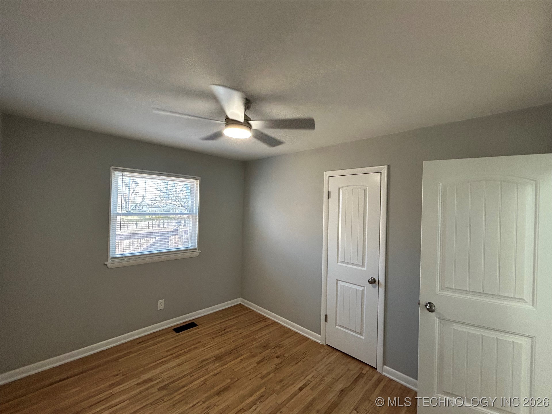 308 W 3rd Street Property Photo 28