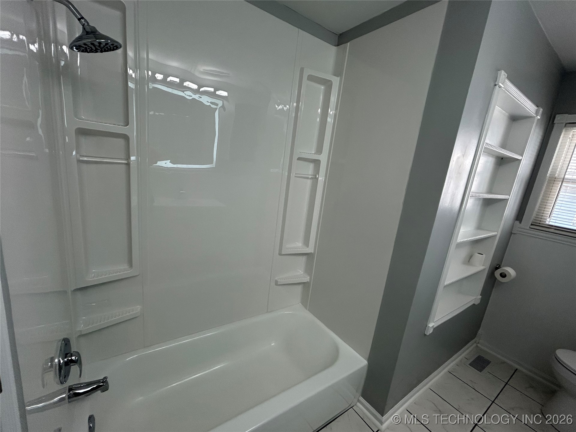 308 W 3rd Street Property Photo 42