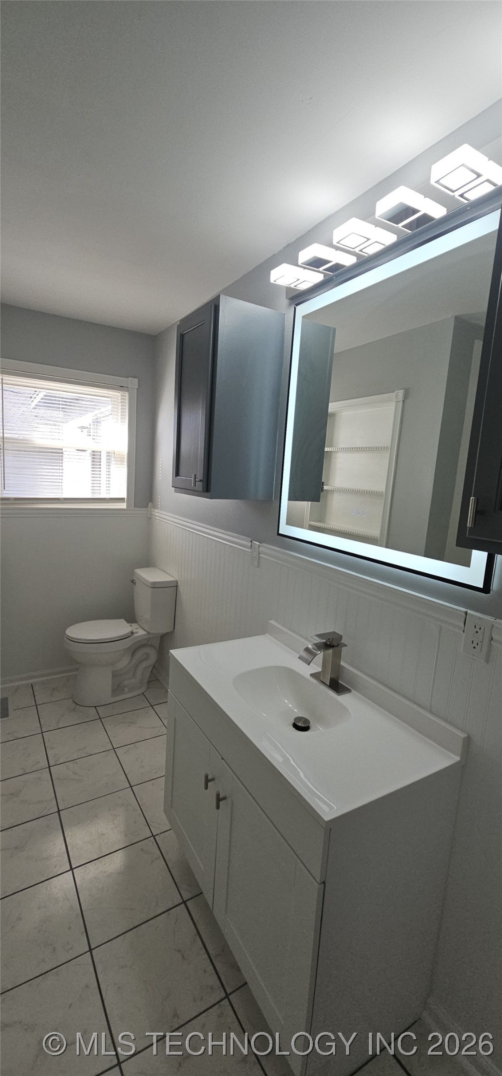 308 W 3rd Street Property Photo 44