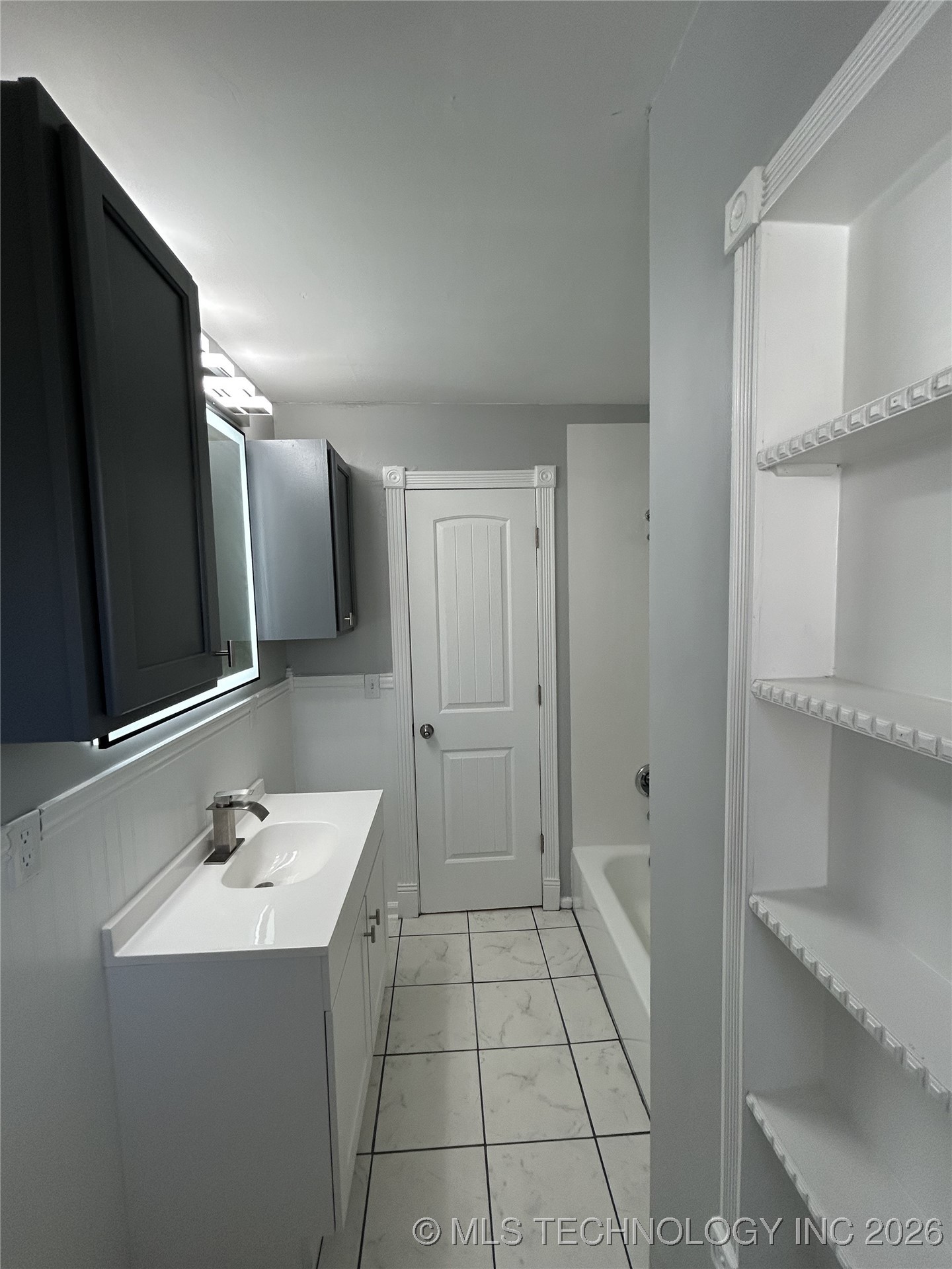 308 W 3rd Street Property Photo 45