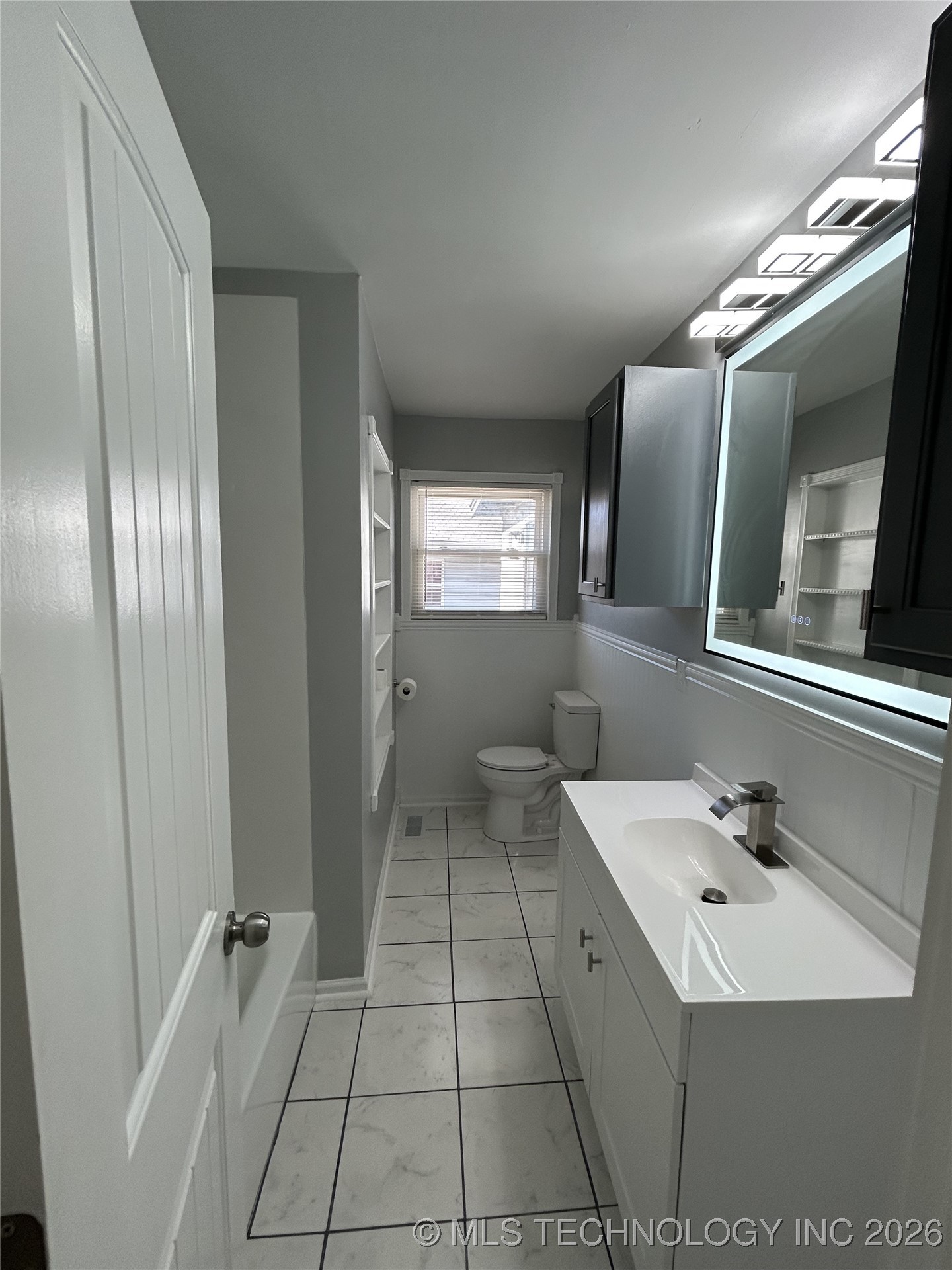 308 W 3rd Street Property Photo 46