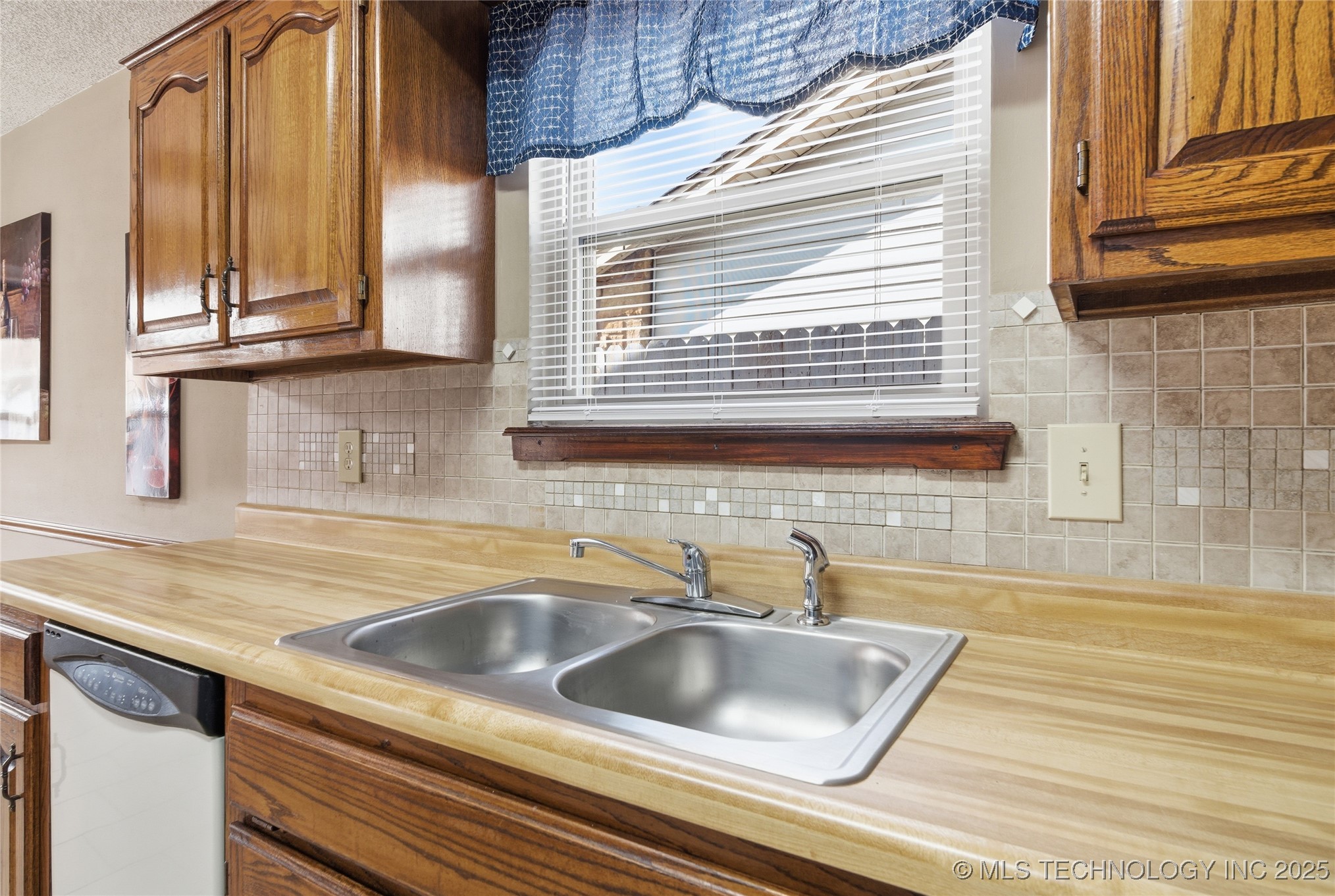 4433 W Reno Street Property Photo 10