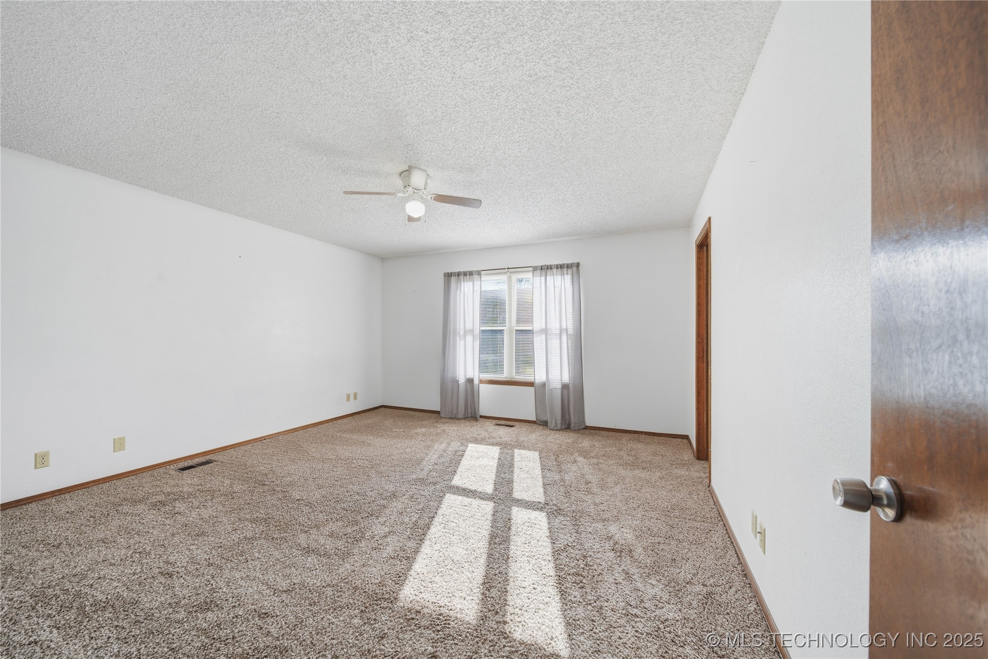 4433 W Reno Street Property Photo 14