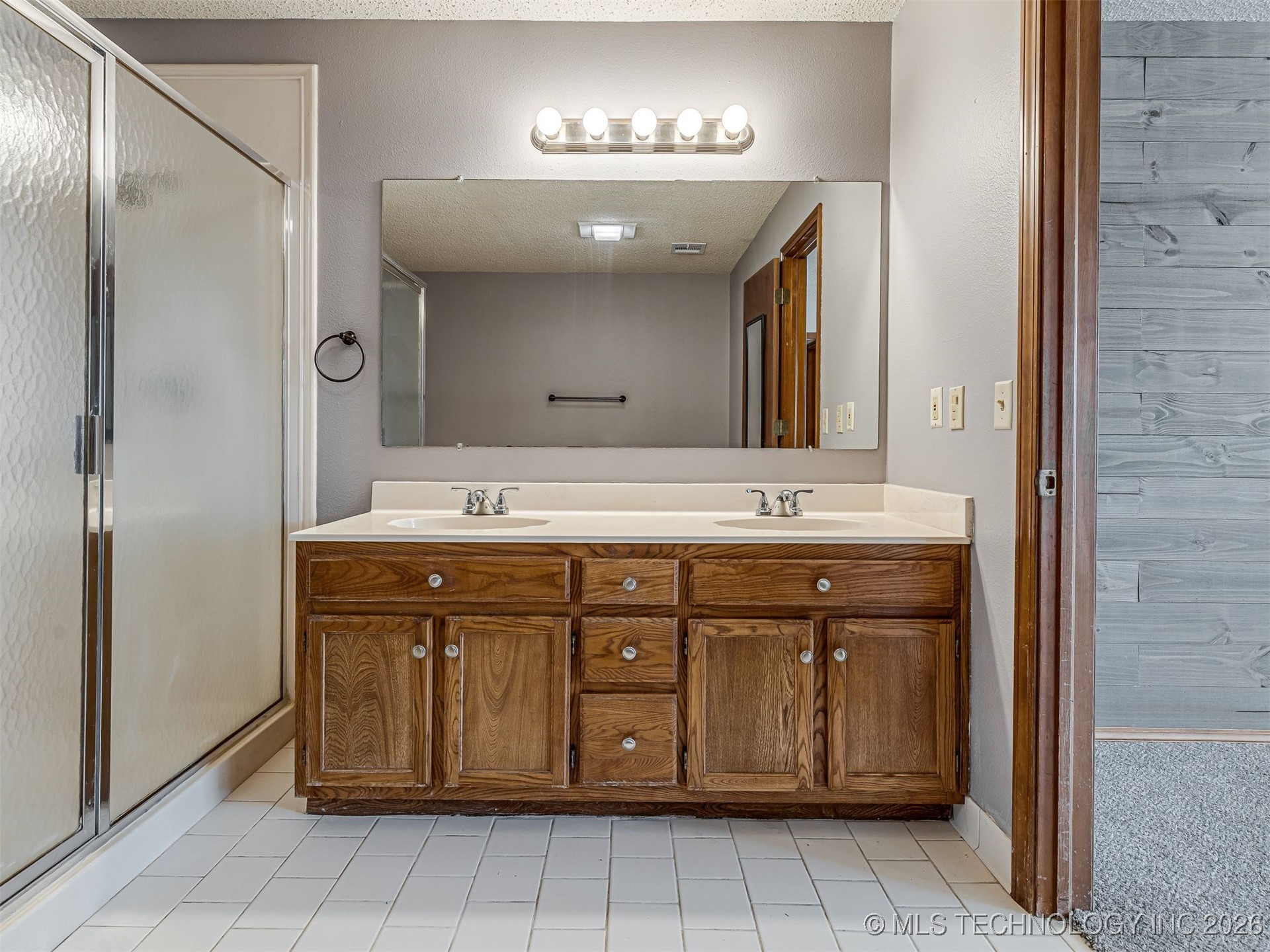 8307 N 126th East Avenue Property Photo 5