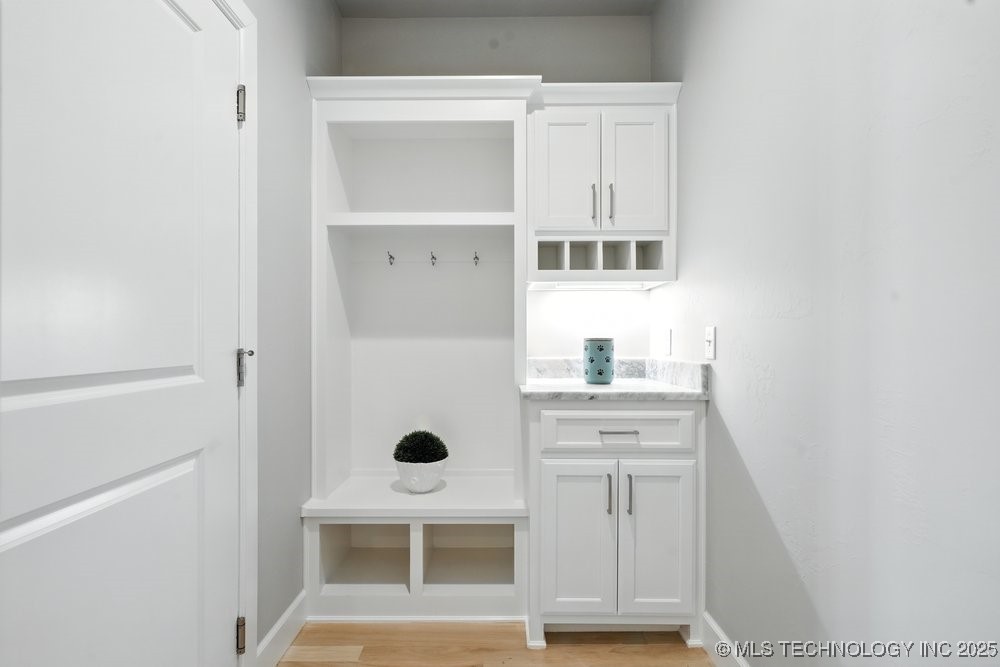 2722 W Roanoke Street Property Photo 4