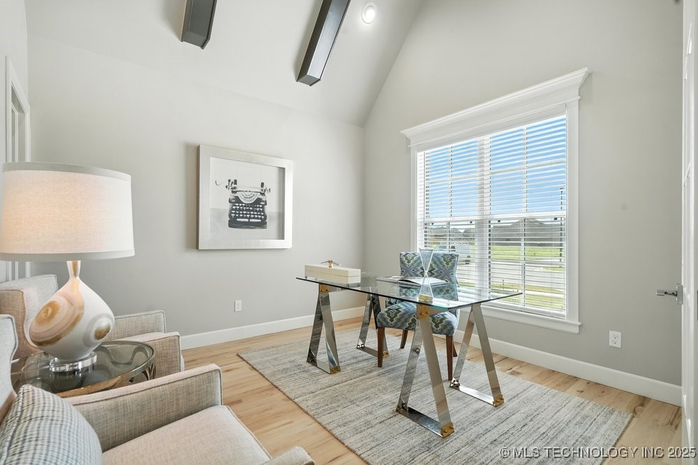 2722 W Roanoke Street Property Photo 6