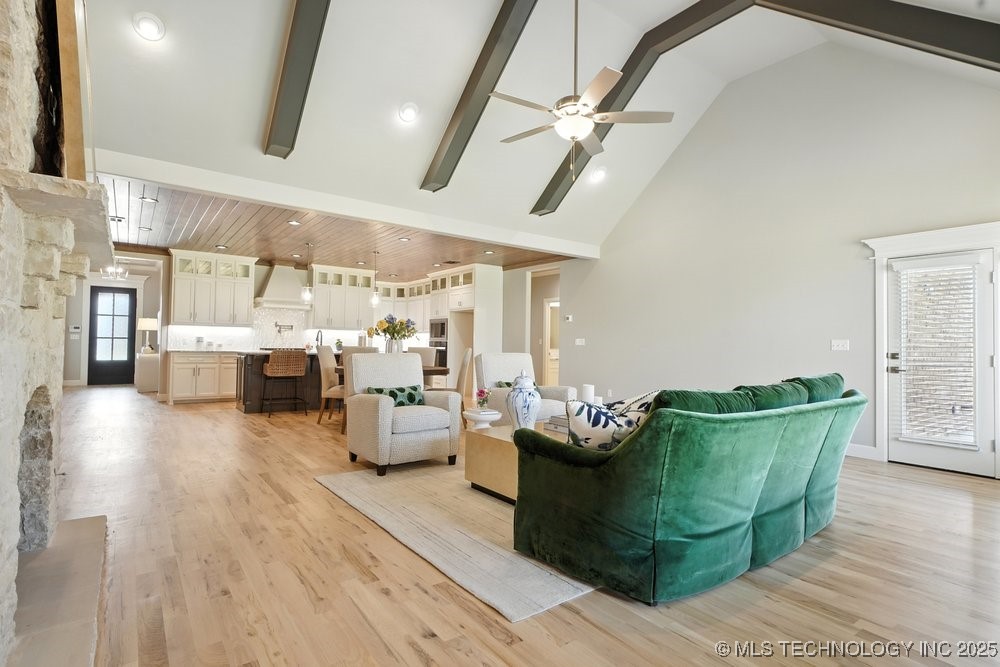 2722 W Roanoke Street Property Photo 8