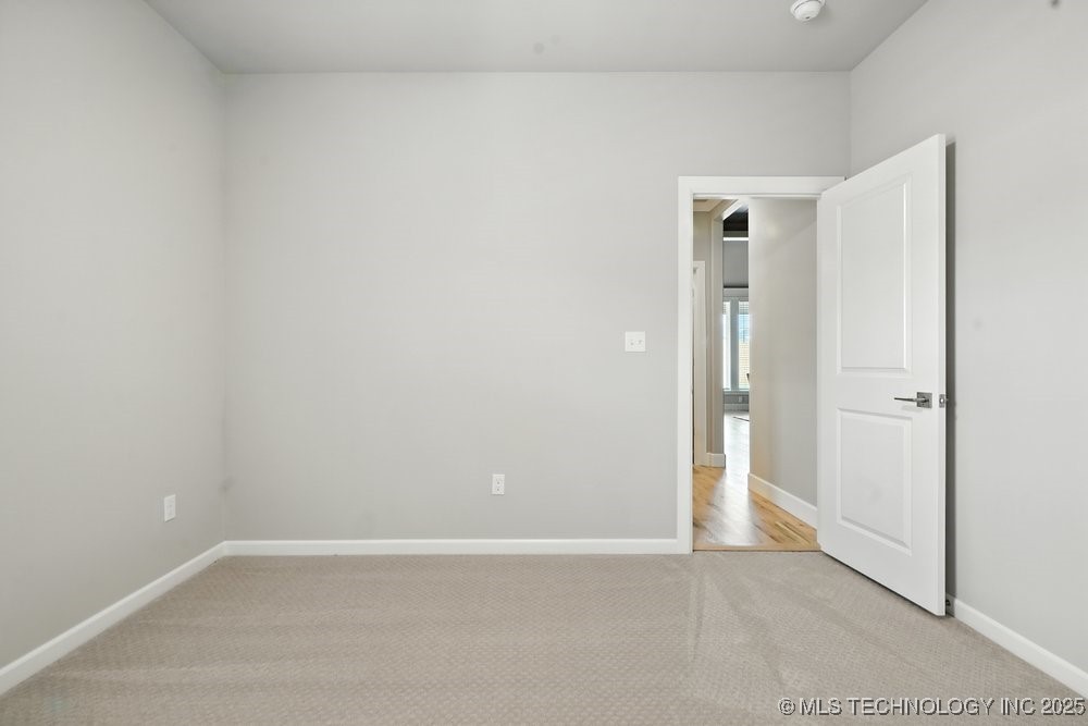 2722 W Roanoke Street Property Photo 22