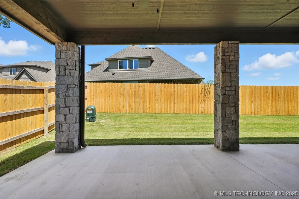 2722 W Roanoke Street Property Photo 38