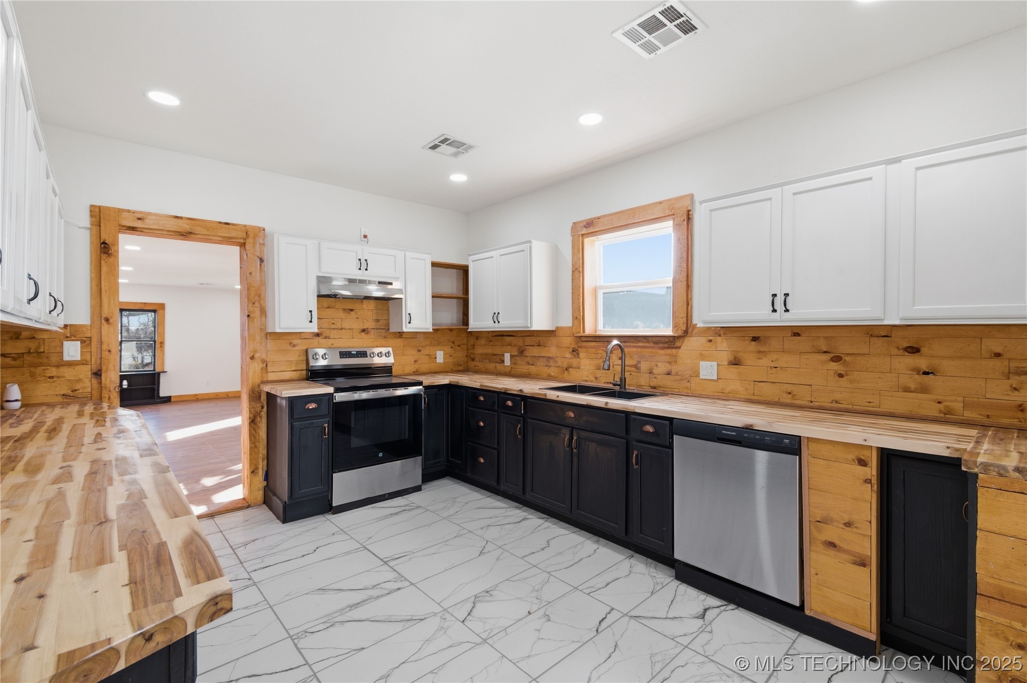 206 S Mounds Street Property Photo 17