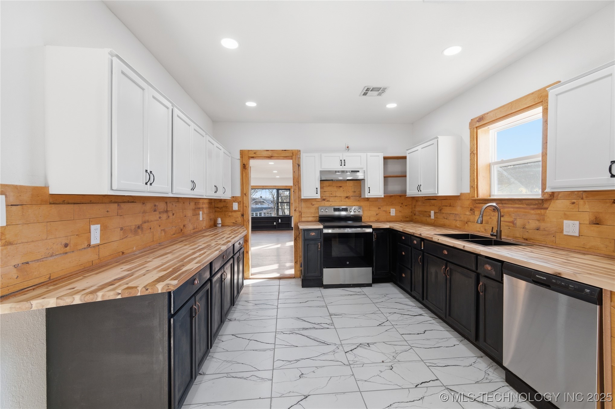 206 S Mounds Street Property Photo 18