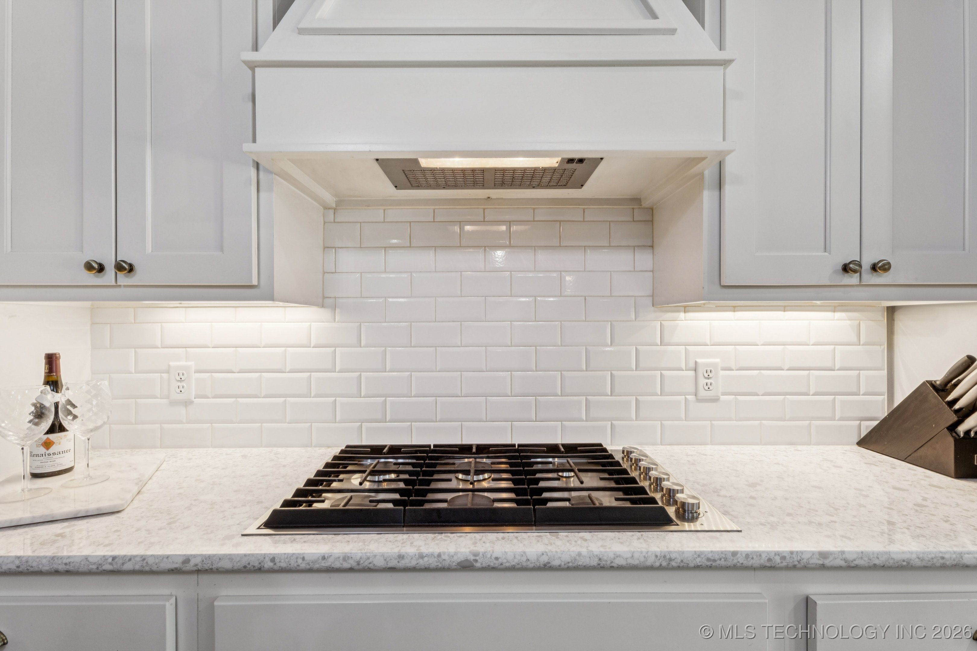 2901 S Gardenia Avenue Property Photo 11