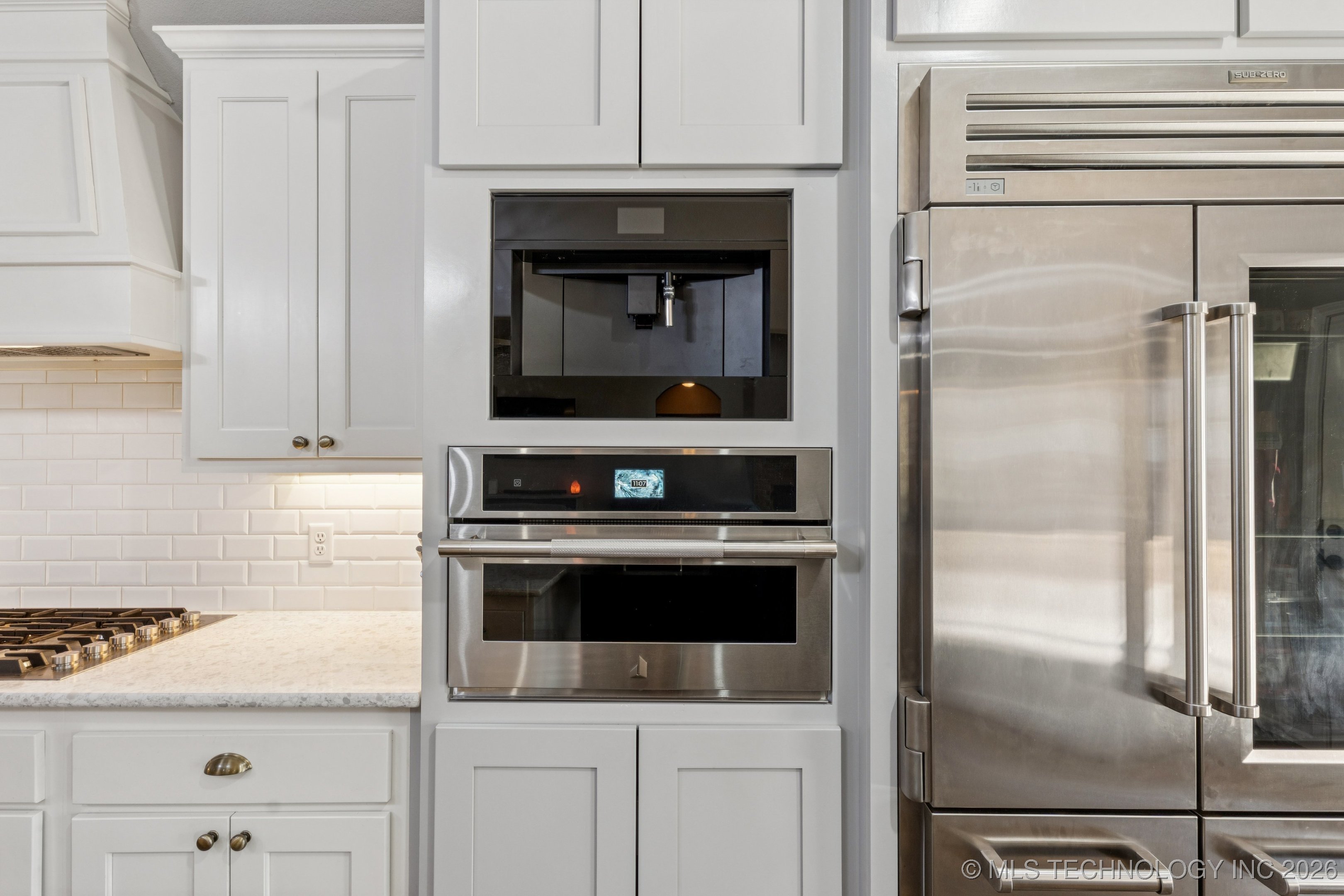 2901 S Gardenia Avenue Property Photo 14