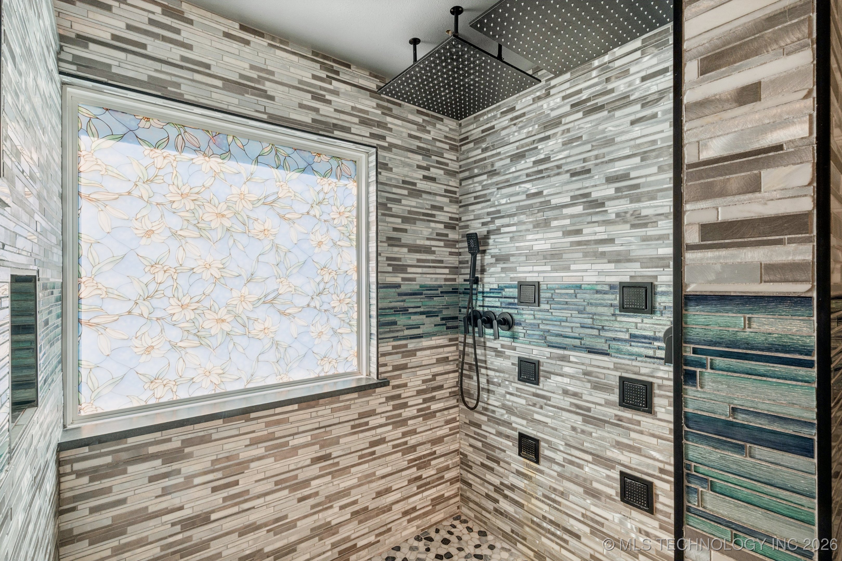 2901 S Gardenia Avenue Property Photo 18