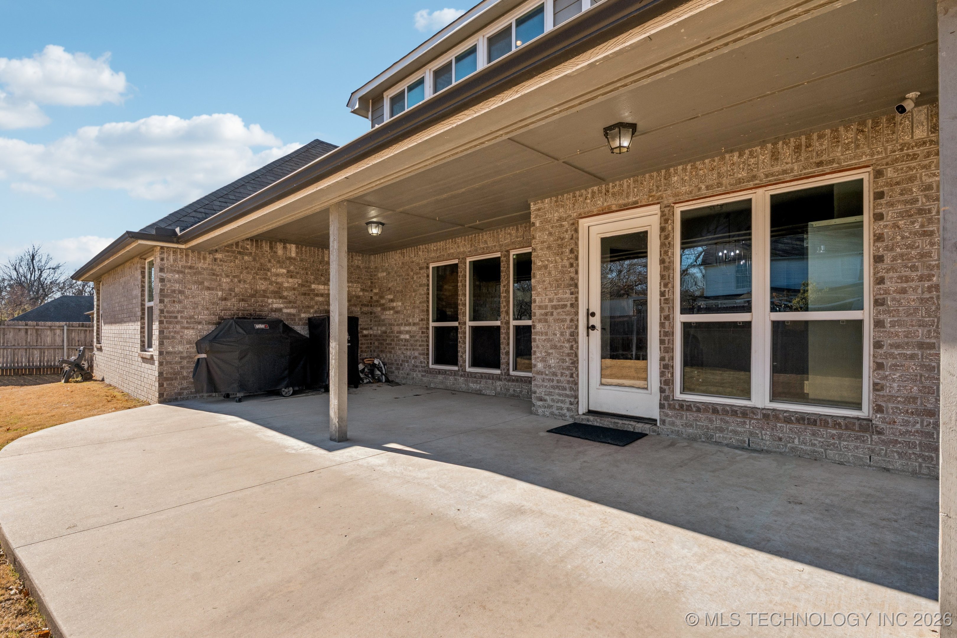 2901 S Gardenia Avenue Property Photo 31