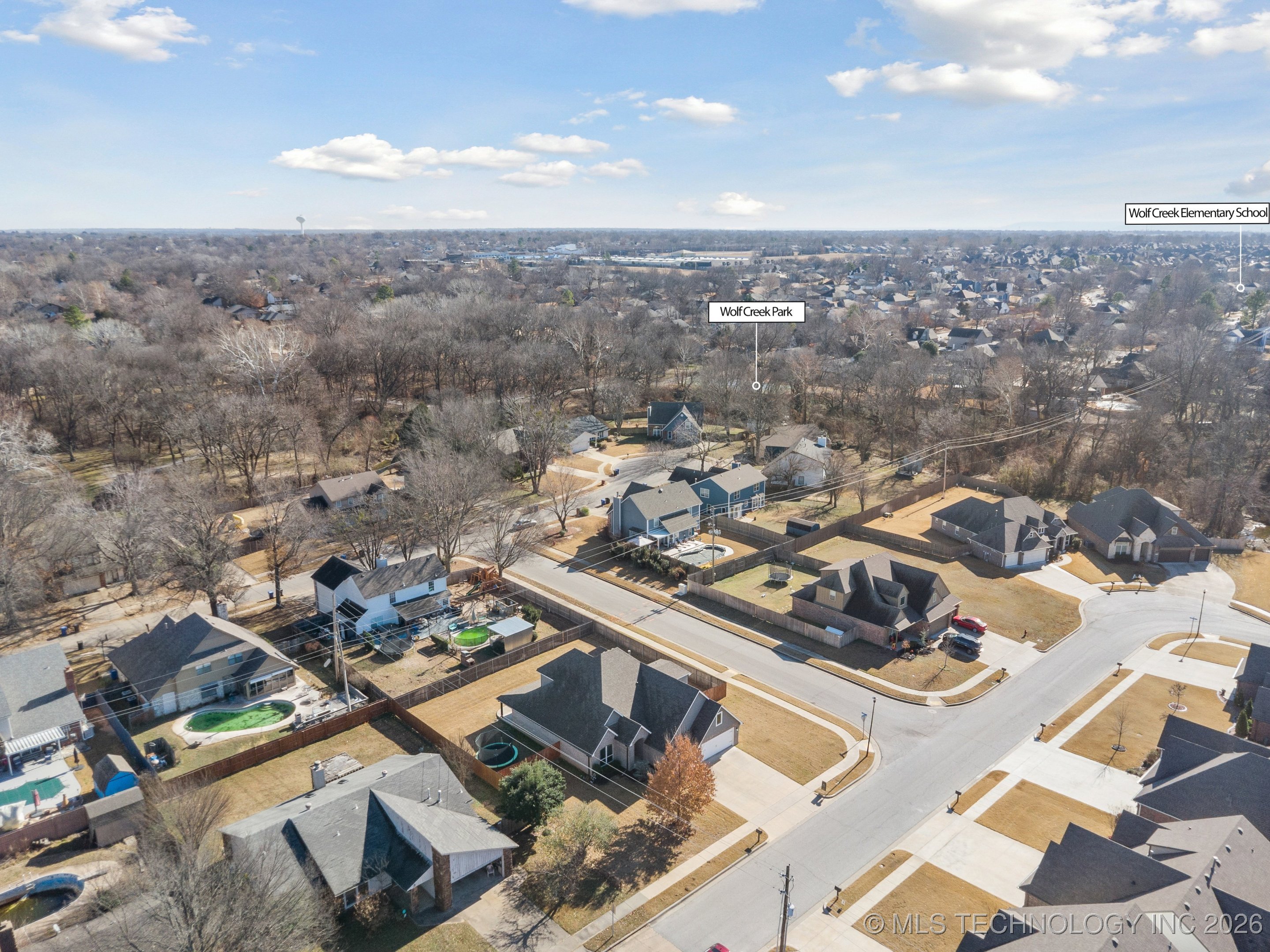 2901 S Gardenia Avenue Property Photo 36