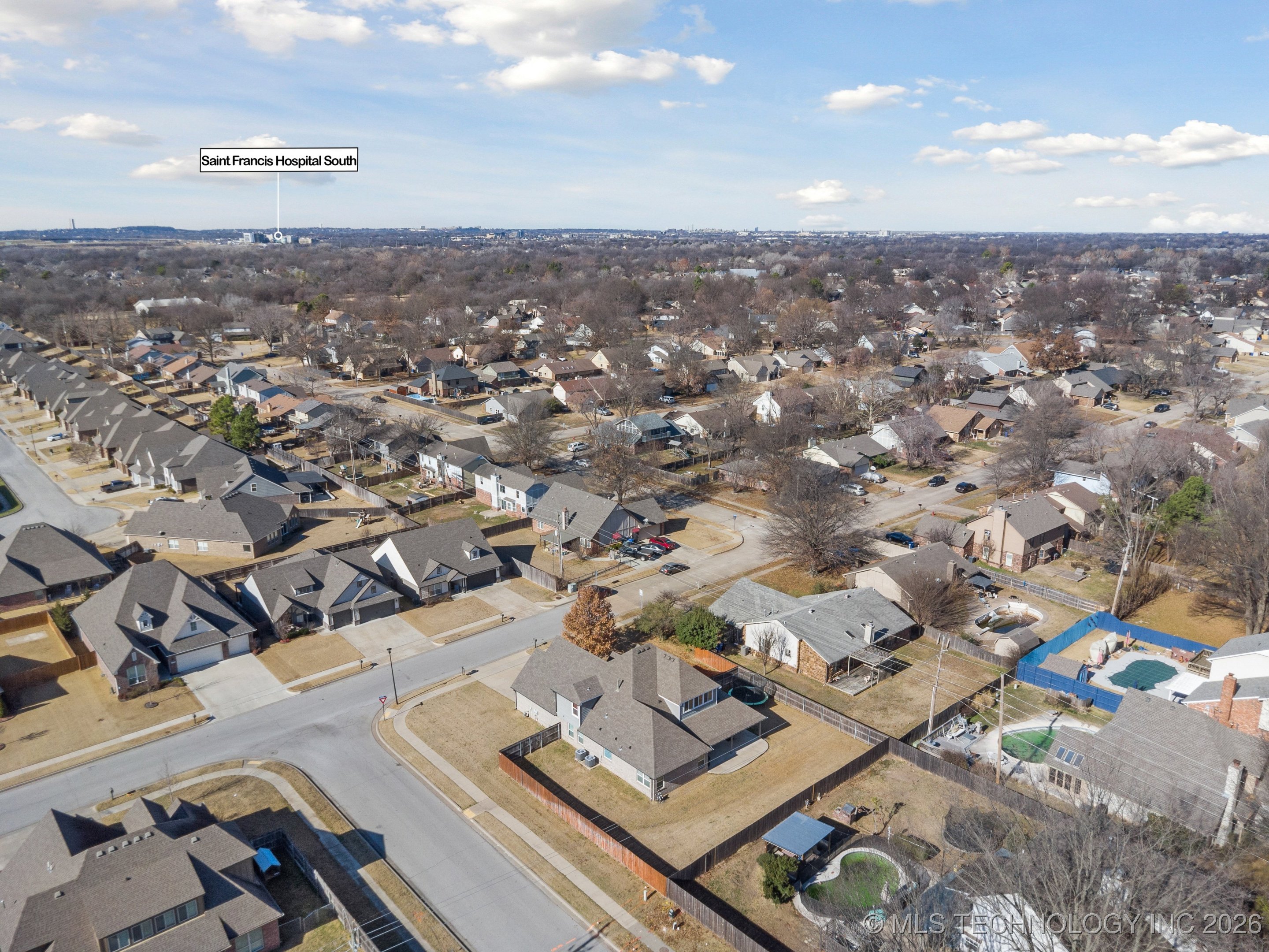 2901 S Gardenia Avenue Property Photo 37