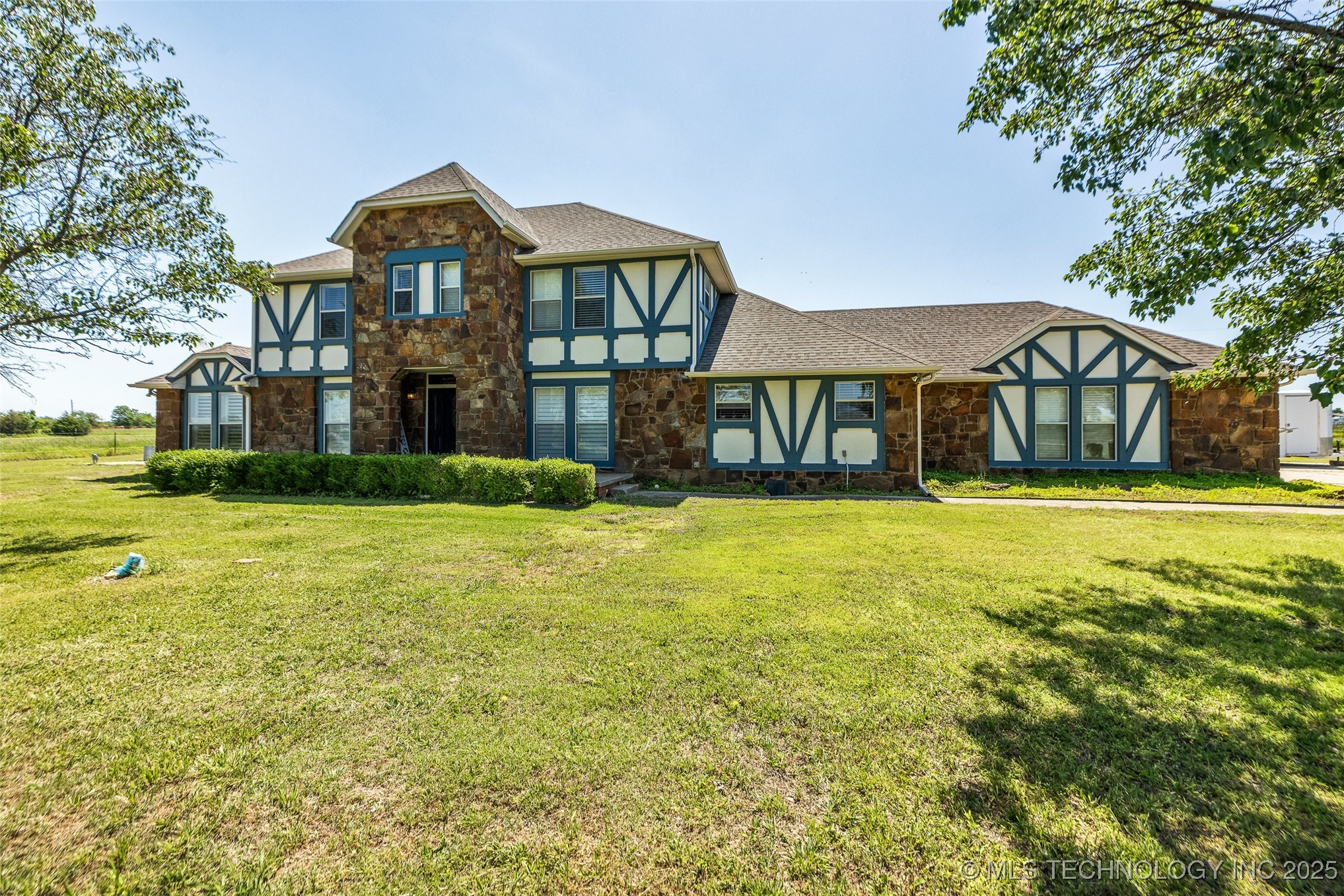 7033 S 4130 Road Property Photo 4