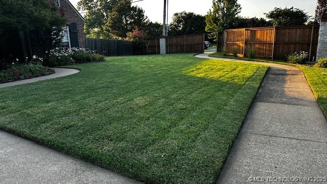 3700 N Oak Avenue Property Photo 2