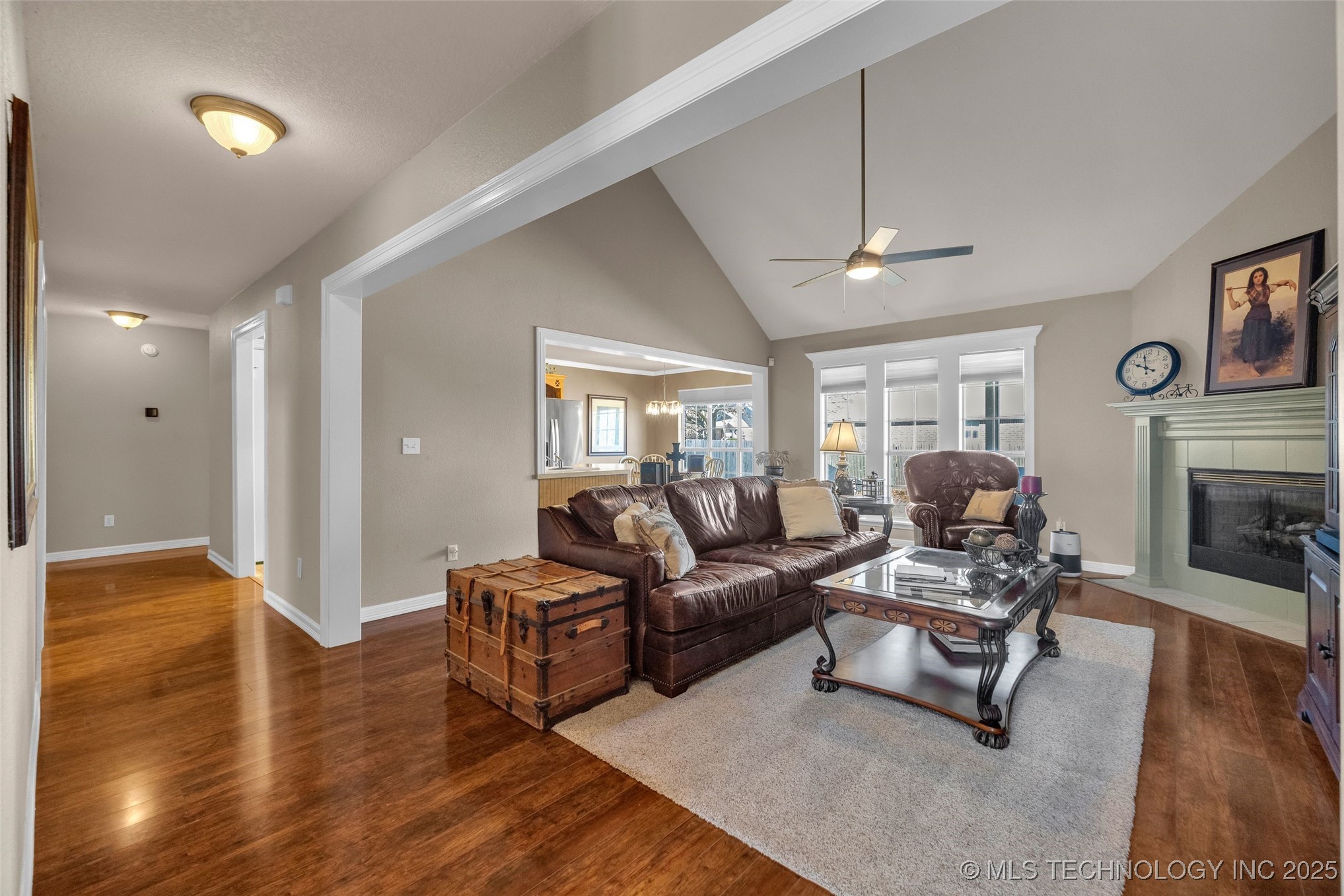 3700 N Oak Avenue Property Photo 4