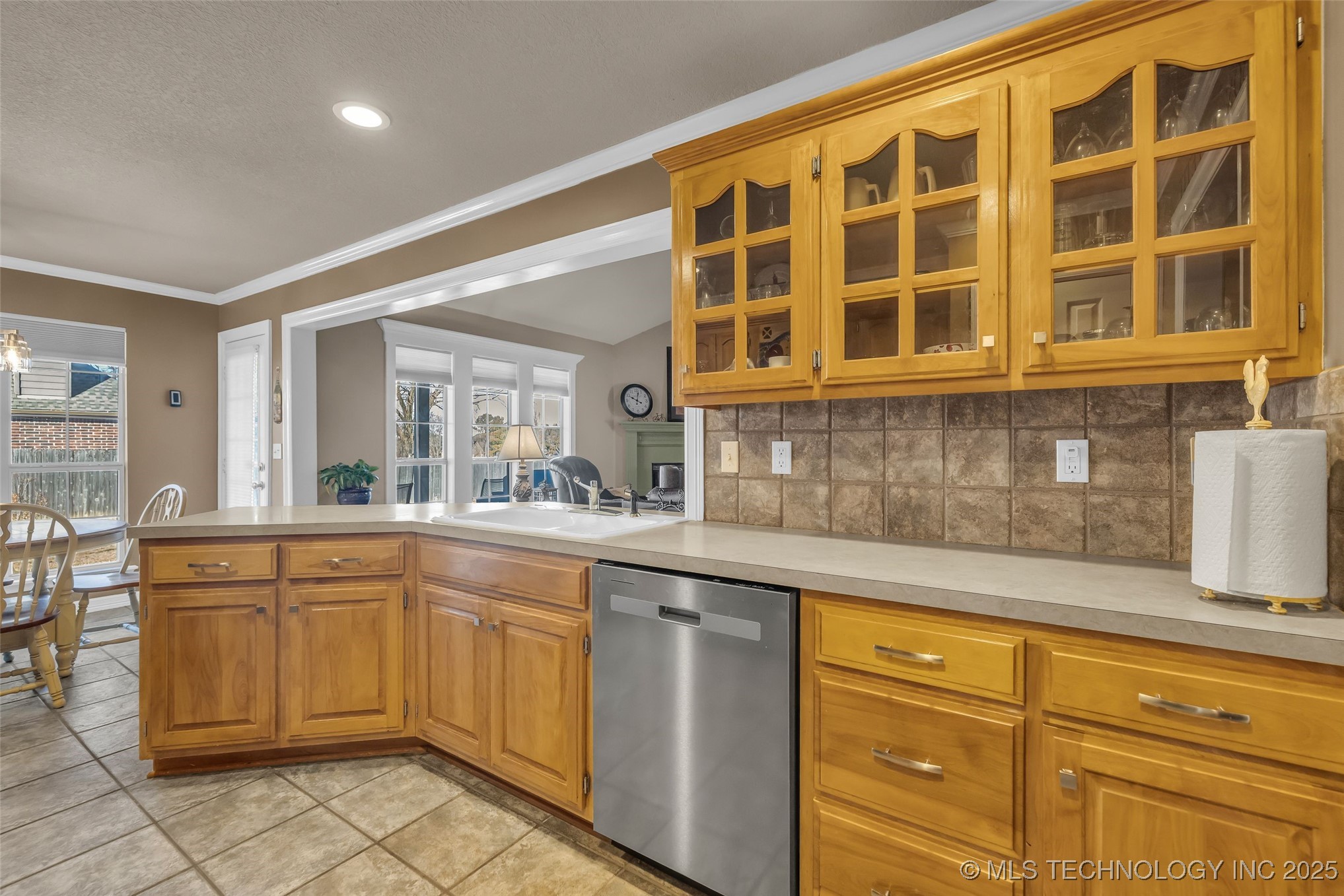 3700 N Oak Avenue Property Photo 5