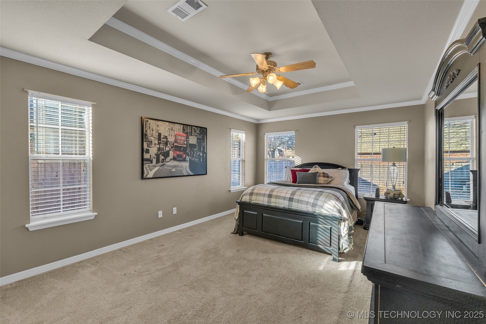 3700 N Oak Avenue Property Photo 6