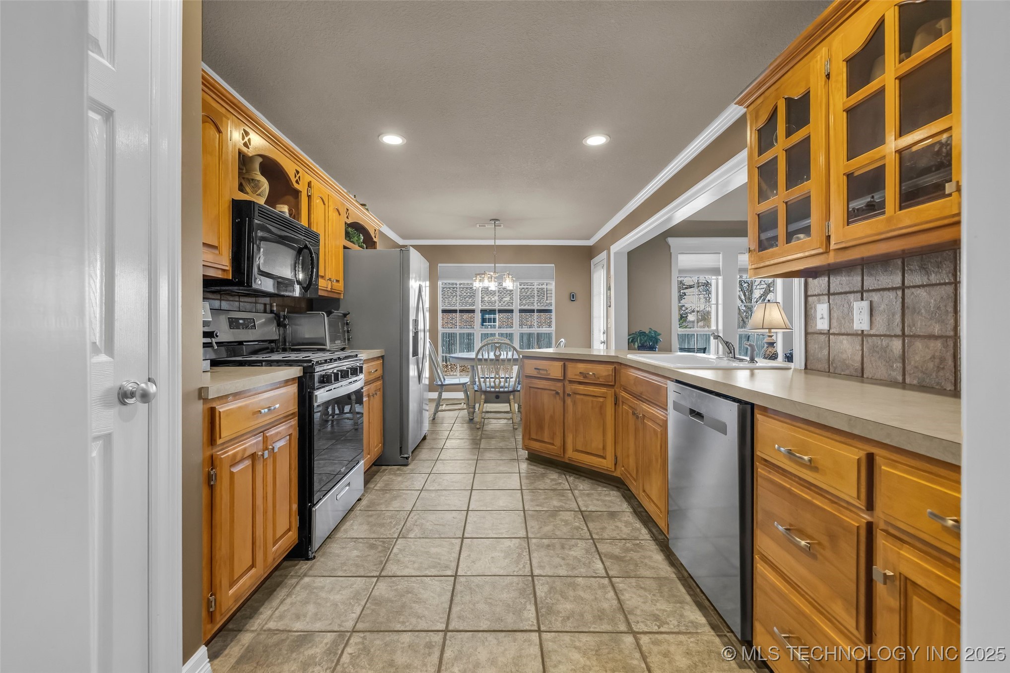 3700 N Oak Avenue Property Photo 23