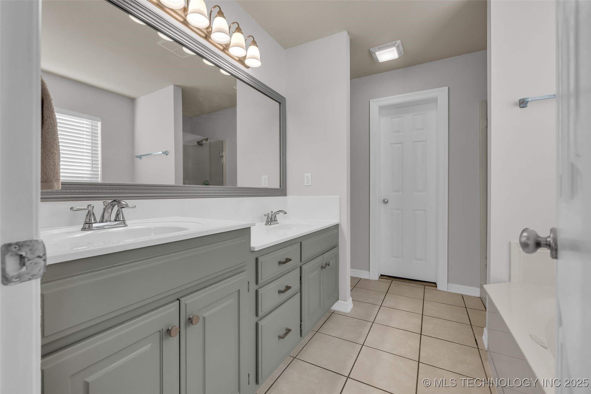 3700 N Oak Avenue Property Photo 26