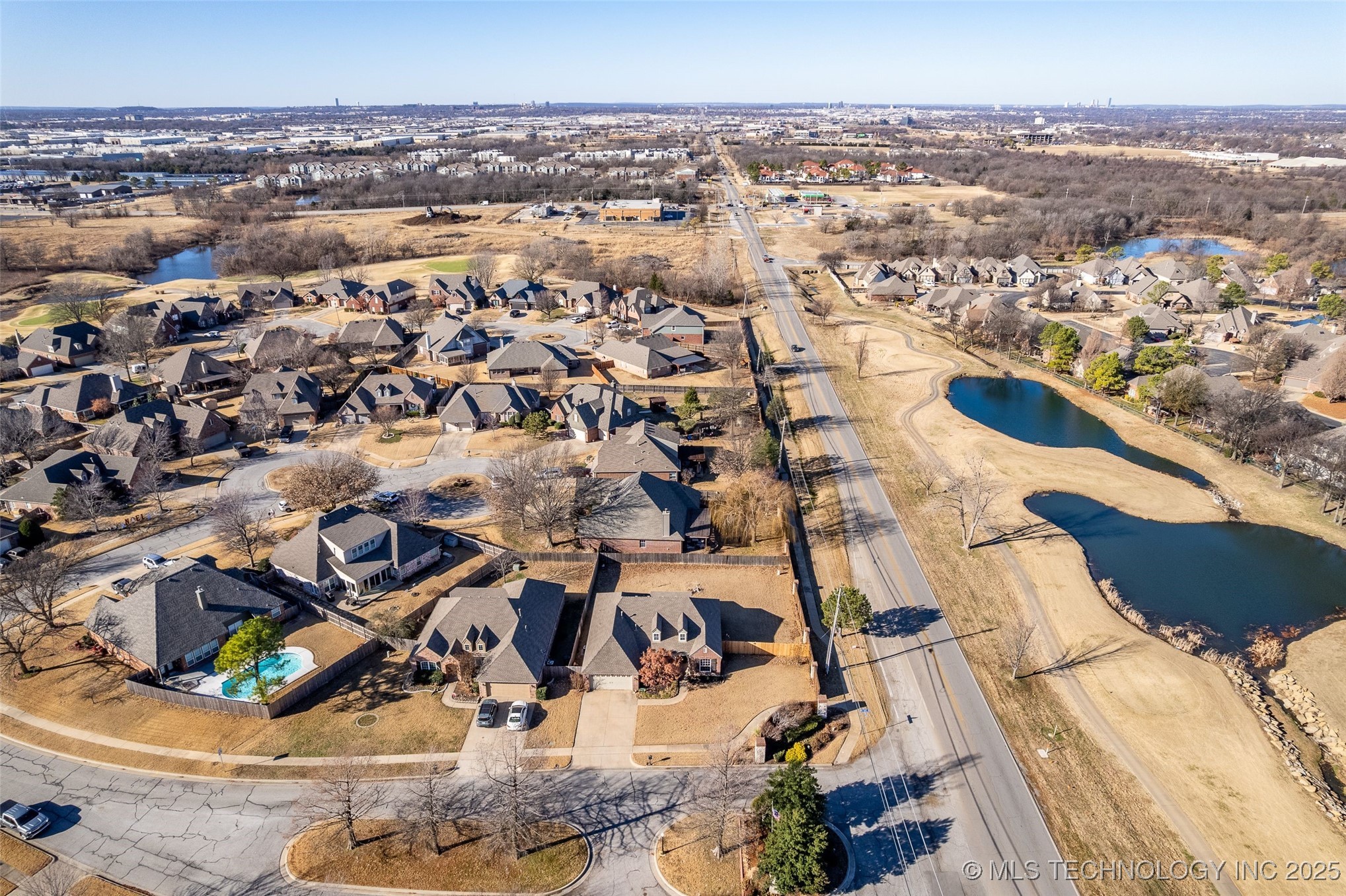 3700 N Oak Avenue Property Photo 45