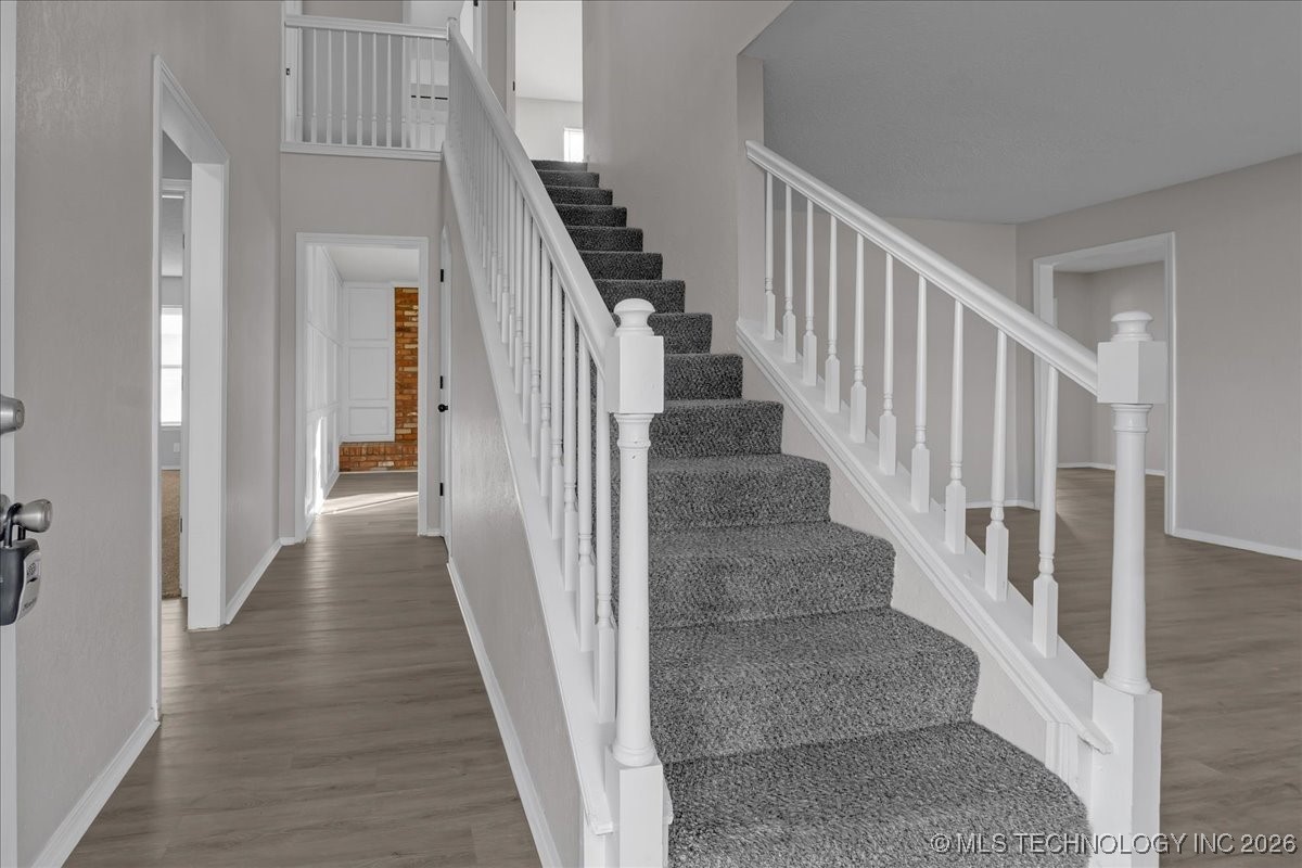 2301 S Chestnut Avenue Property Photo 5