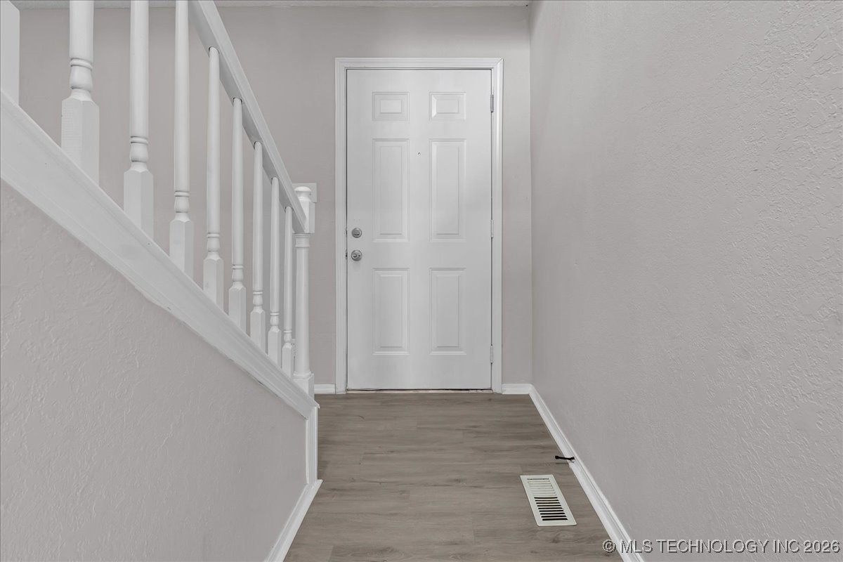 2301 S Chestnut Avenue Property Photo 6