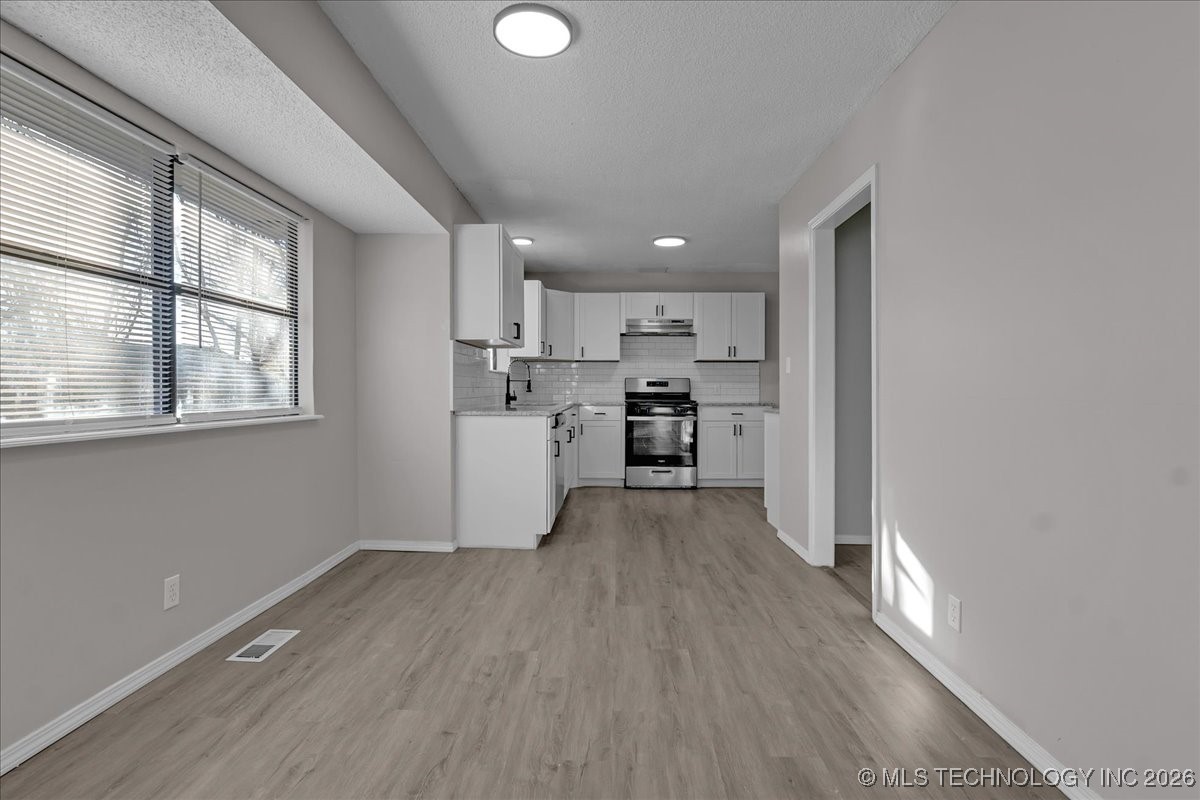 2301 S Chestnut Avenue Property Photo 11