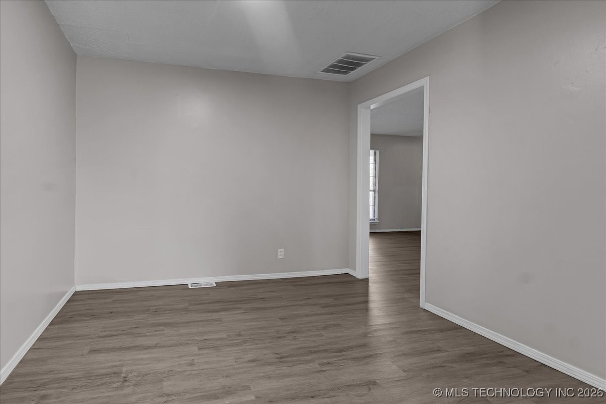 2301 S Chestnut Avenue Property Photo 15