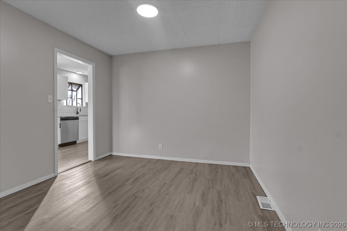 2301 S Chestnut Avenue Property Photo 16