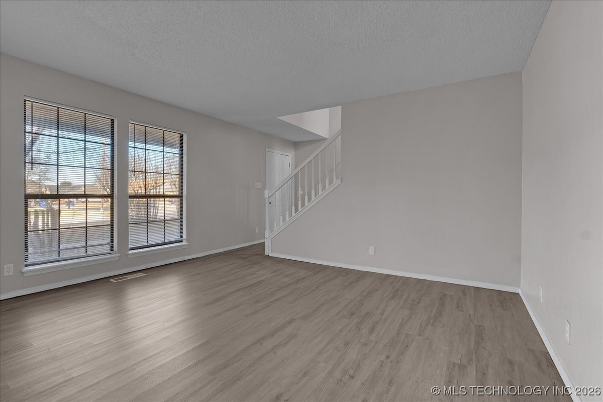 2301 S Chestnut Avenue Property Photo 17