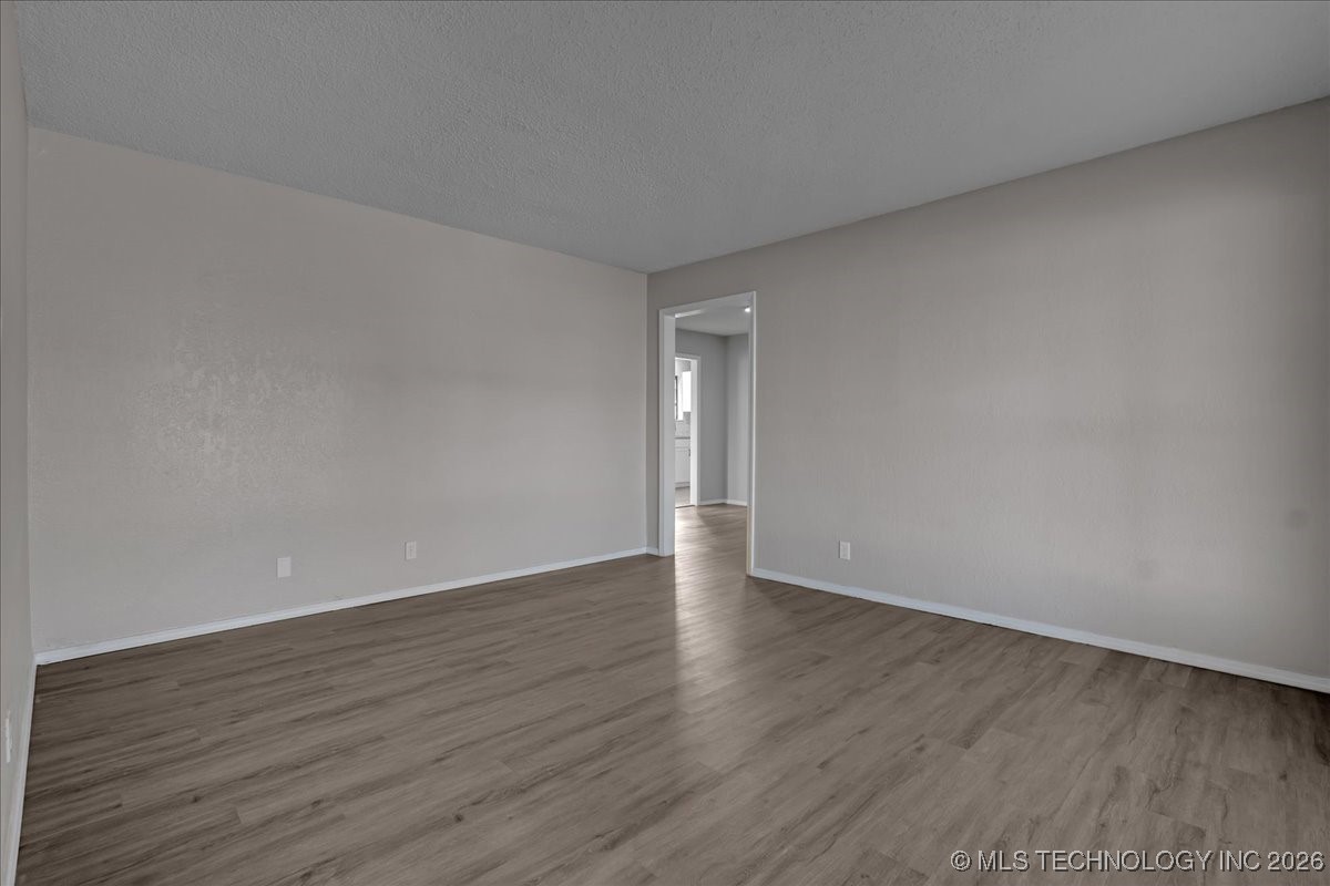 2301 S Chestnut Avenue Property Photo 19