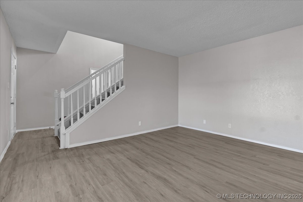 2301 S Chestnut Avenue Property Photo 20