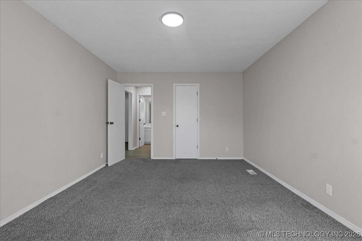 2301 S Chestnut Avenue Property Photo 22