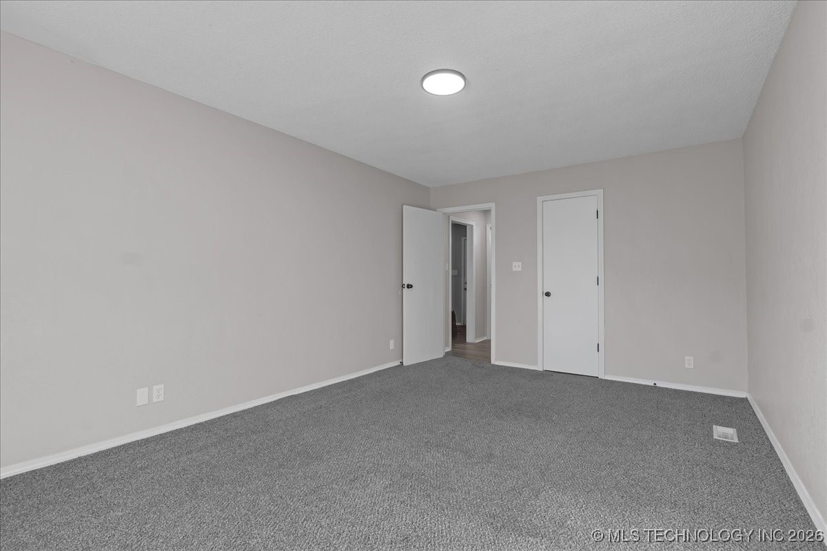 2301 S Chestnut Avenue Property Photo 23